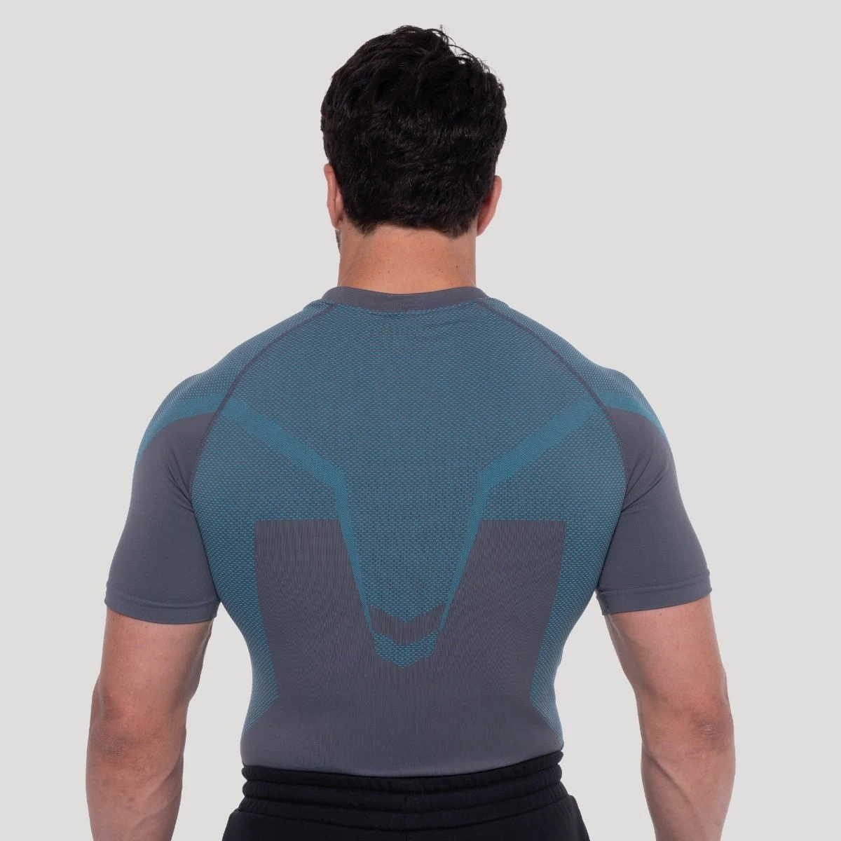 GymBeam OG1 Seamless T-shirt Grey/Blue - Rozmiar: S | Kolor: Szary | Waga: 0,2076 g | Opakowanie: 90 · záber 4
