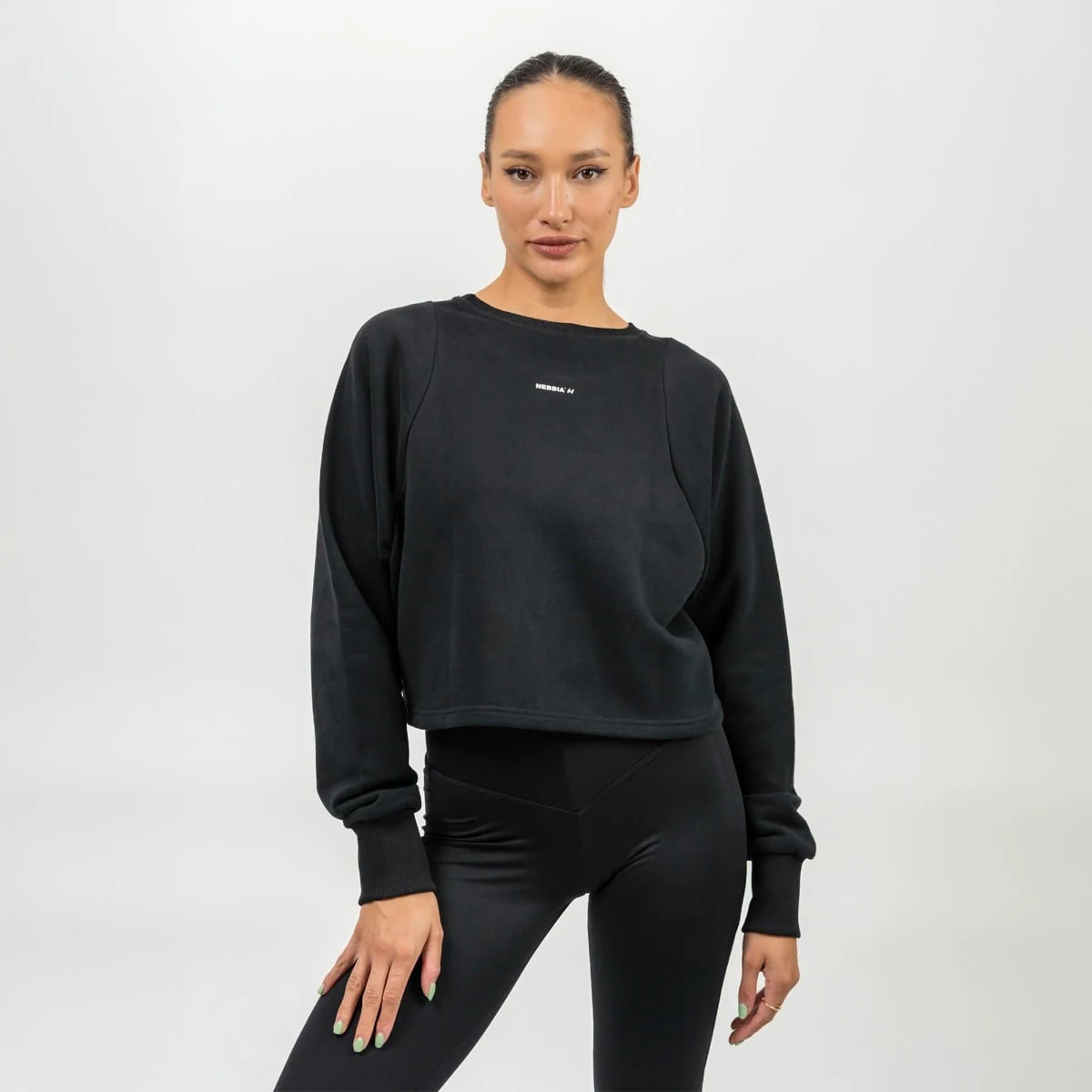 NEBBIA Crop Sweatshirt Gym Spirit Black - Rozmiar: XS | Kolor: Czarny | Waga: 0,35 g | Opakowanie: 35 · záber 1
