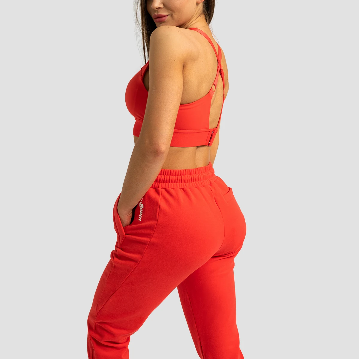 GymBeam Women‘s Limitless Joggers Hot Red - Rozmiar: XXL | Kolor: Czerwony | Waga: 0,615 g | Opakowanie: 36 · záber 3