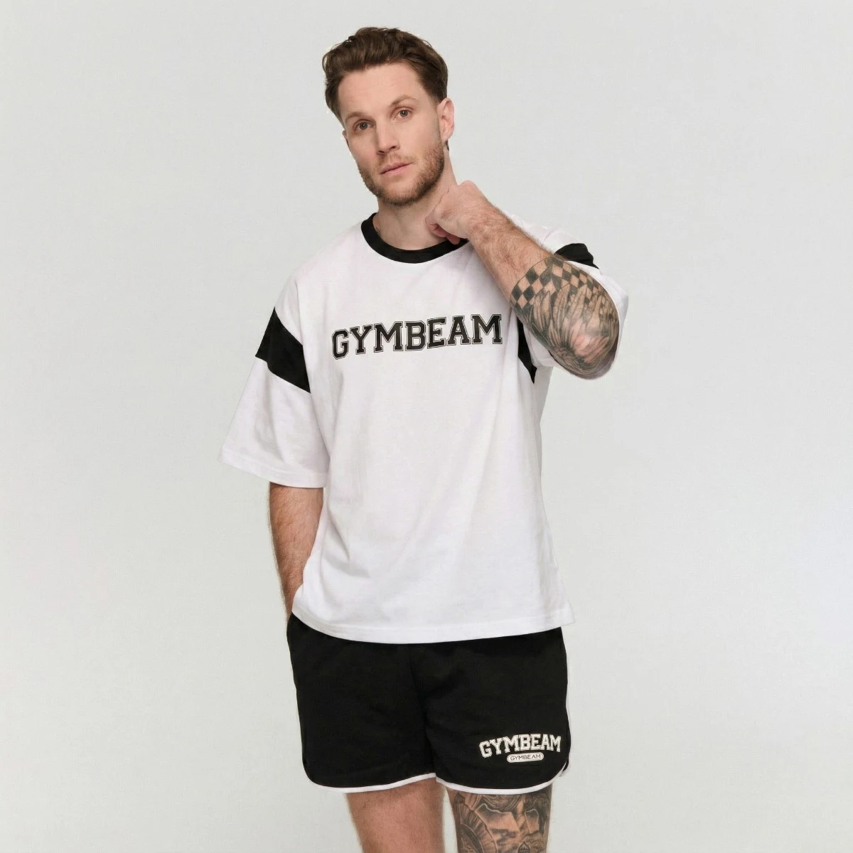 GymBeam Premium Heavyweight Varsity T-Shirt - Rozmiar: S | Kolor: Biały | Waga: 0,5912 g | Opakowanie: 23 · záber 2