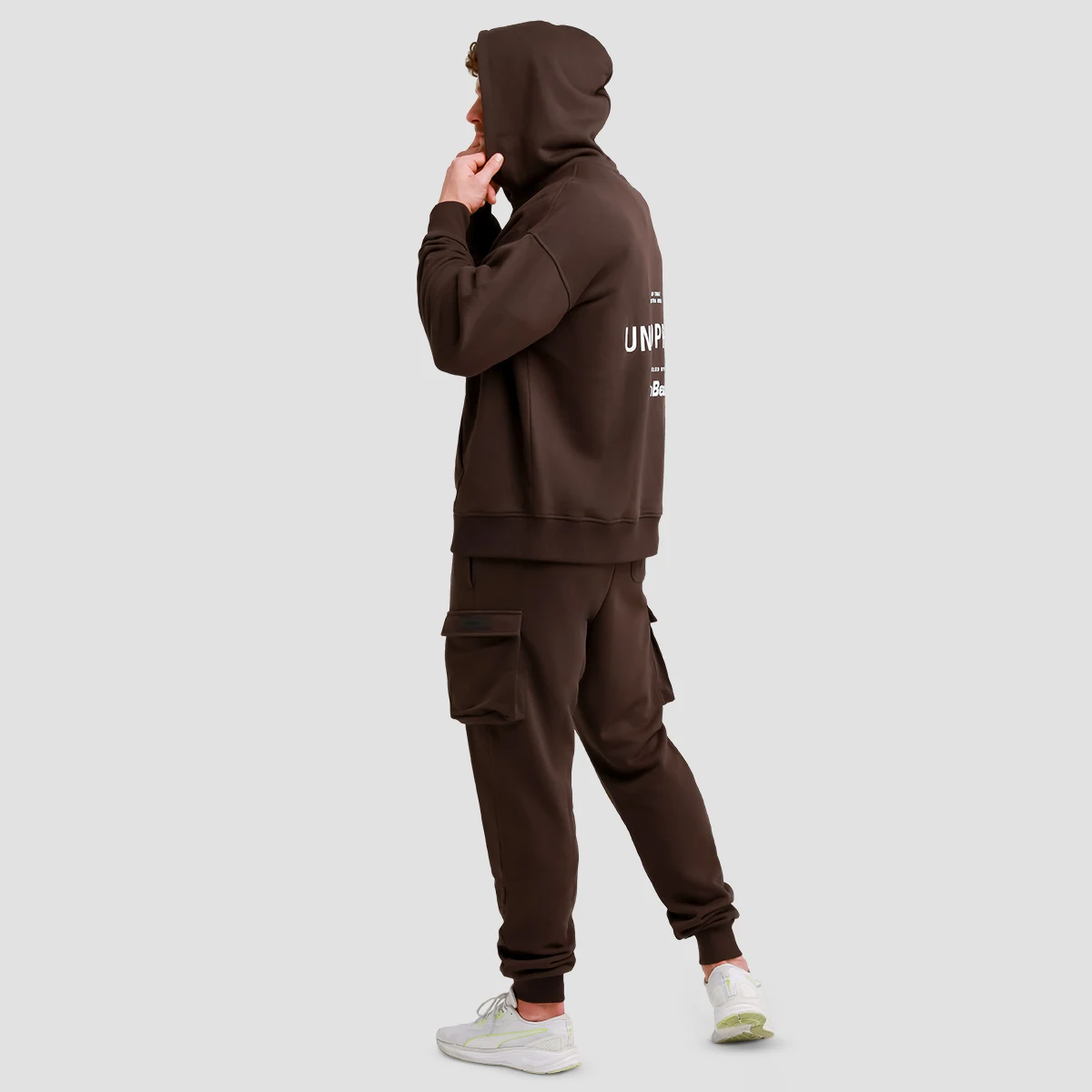 GymBeam Utility Joggers Brown - Rozmiar: L | Kolor: Brązowy | Waga: 0,63 g · záber 4