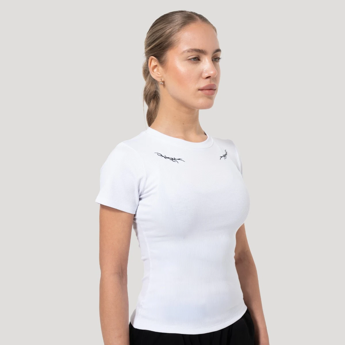 GymBeam Women‘s Tribal Ribbed T-shirt White - Rozmiar: XL | Kolor: Biały | Waga: 0,1961 g | Opakowanie: 100 · záber 3