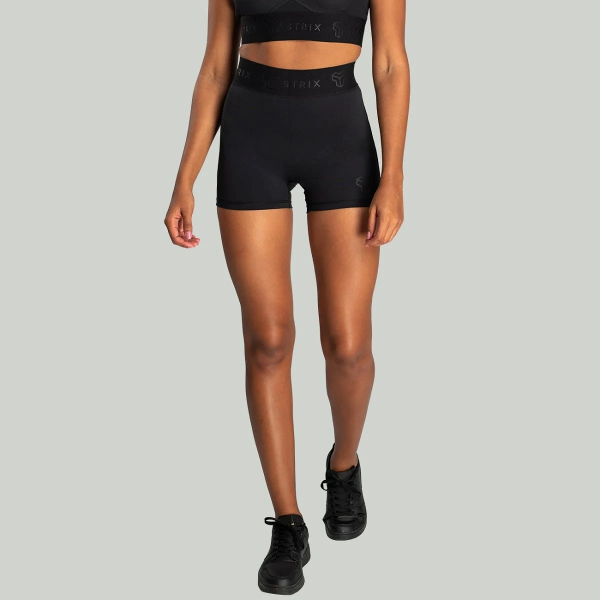 STRIX Women‘s Nebula shorts black · záber 1