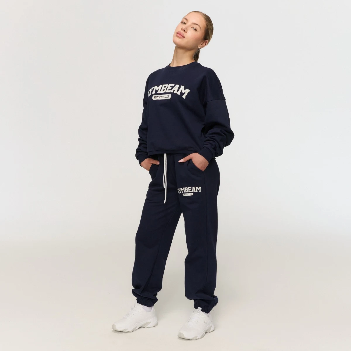 GymBeam Women‘s Varsity Joggers Blue - Rozmiar: XL | Kolor: Niebieski | Waga: 0,7034 g | Opakowanie: 16 · záber 5