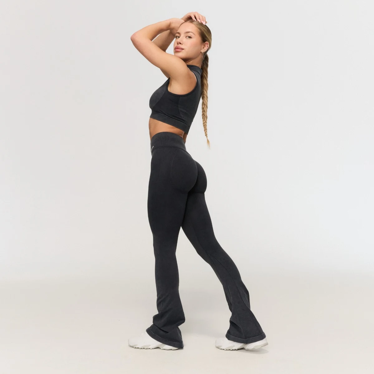GymBeam Women‘s Fierce Seamless Pants Dark Grey · záber 5