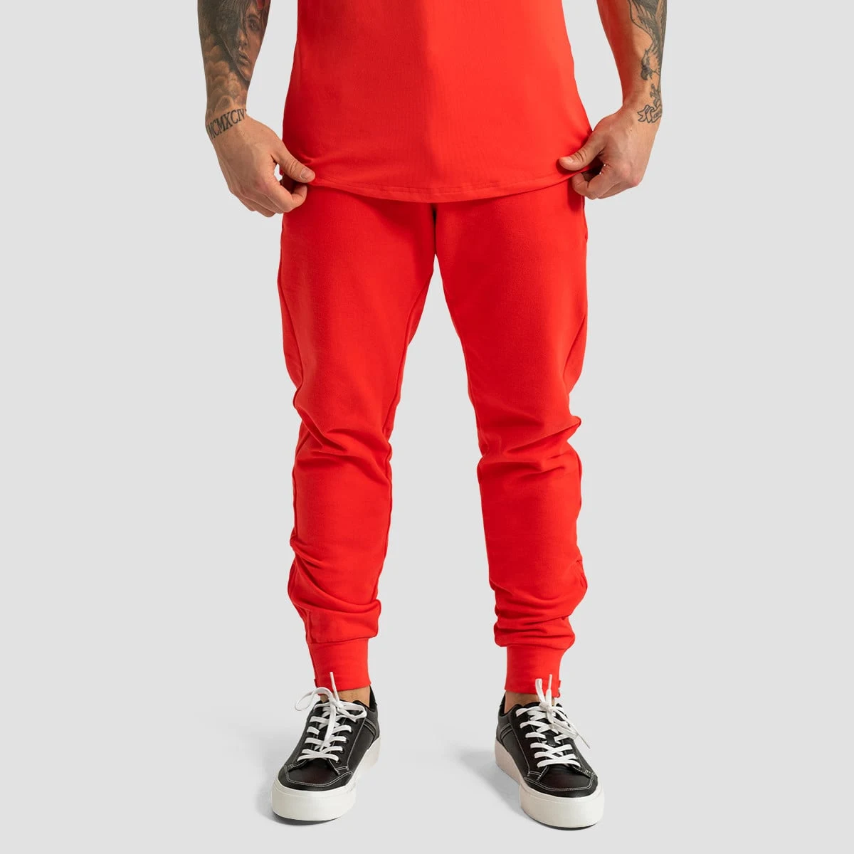 GymBeam Limitless Joggers Hot Red · záber 1