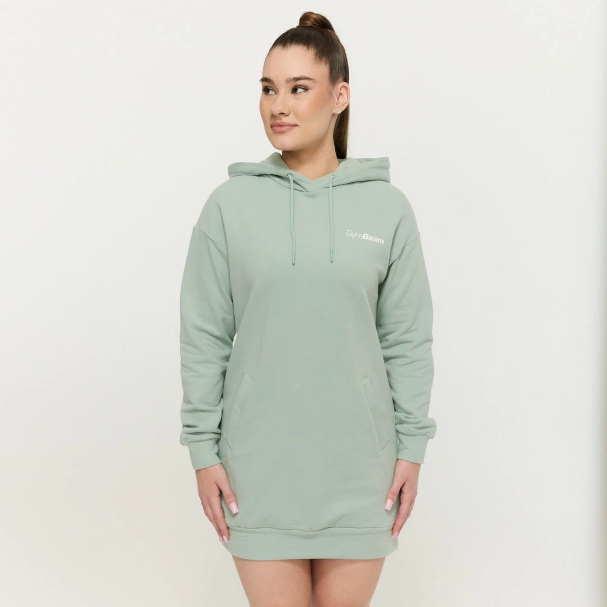 GymBeam Women‘s Limitless Longline Hoodie Eucalypt - Rozmiar: M | Kolor: Zielony | Waga: 0,76 g | Opakowanie: 28 · záber 1