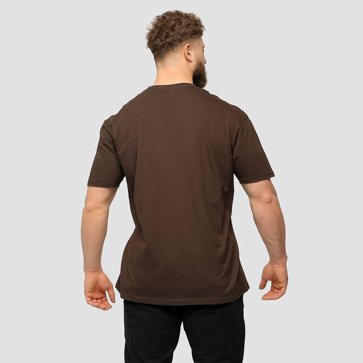 GymBeam Men‘s Basic T-Shirt Chocolate Brown - Kolor: Brązowy | Waga: 0,219 g · záber 4