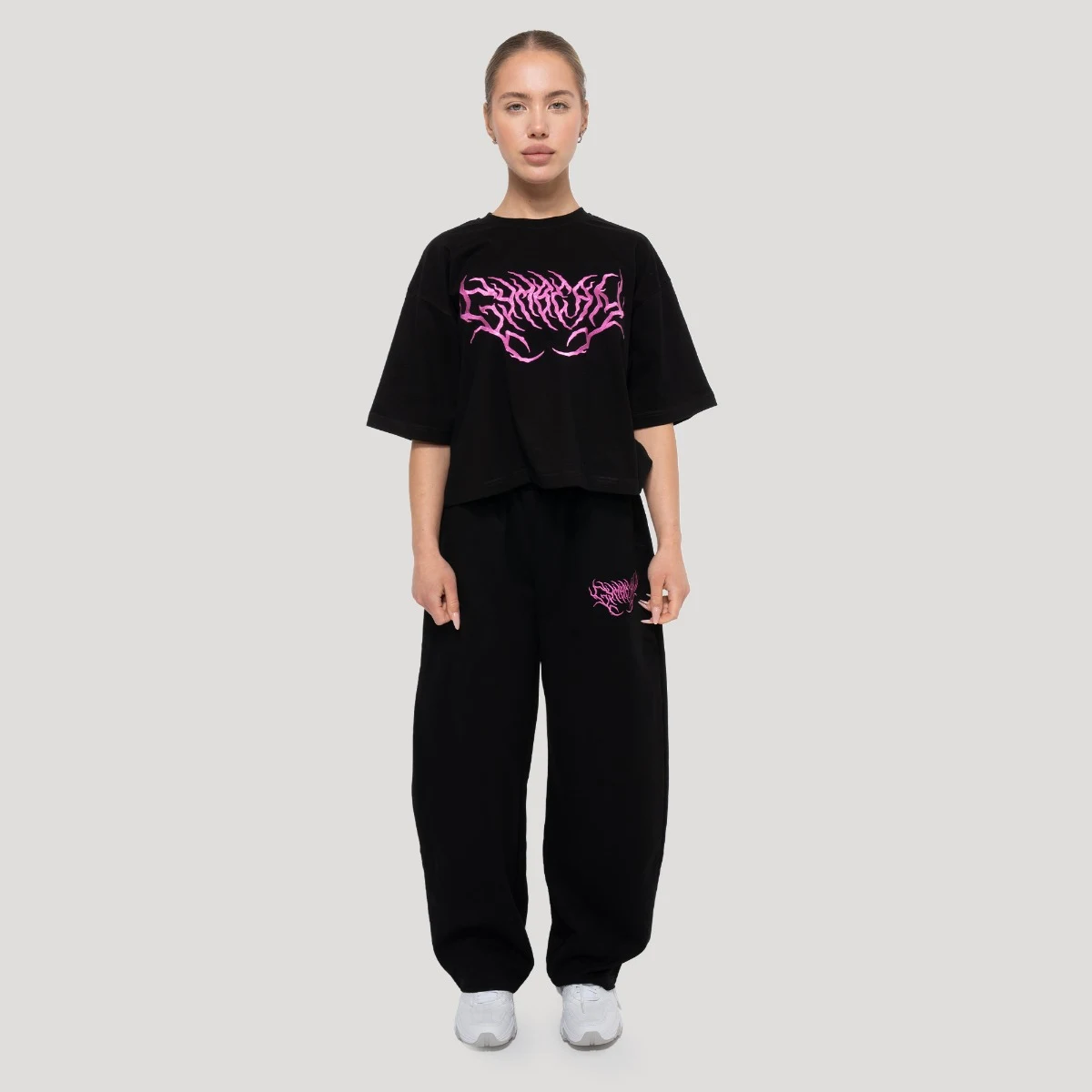 GymBeam Women‘s Thorn T-shirt Black - Rozmiar: XL | Kolor: Czarny | Waga: 0,2324 g | Opakowanie: 87 · záber 5
