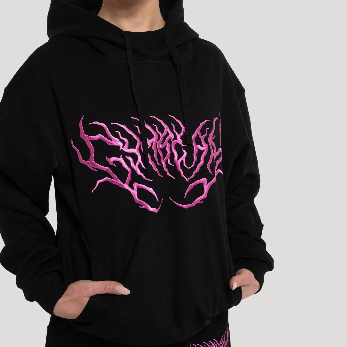 GymBeam Women‘s Thorn Hoodie Black - Rozmiar: XL | Kolor: Czarny | Waga: 0,69 g | Opakowanie: 30 · záber 2