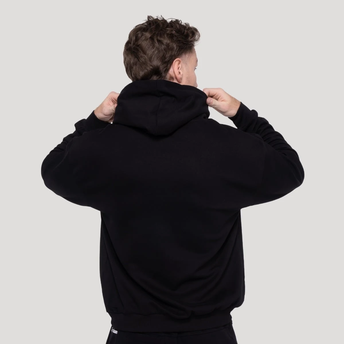 GymBeam Thorn Hoodie Black - Rozmiar: XXL | Kolor: Czarny | Waga: 0,7497 g | Opakowanie: 25 · záber 4
