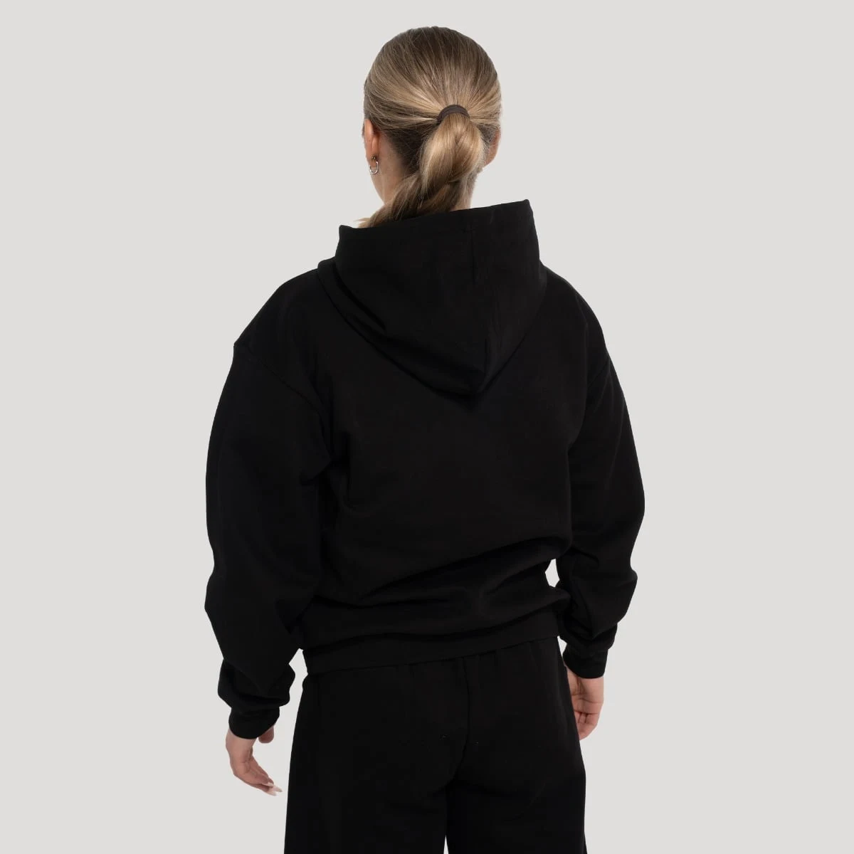 GymBeam Women‘s Thorn Hoodie Black - Rozmiar: XL | Kolor: Czarny | Waga: 0,69 g | Opakowanie: 30 · záber 4