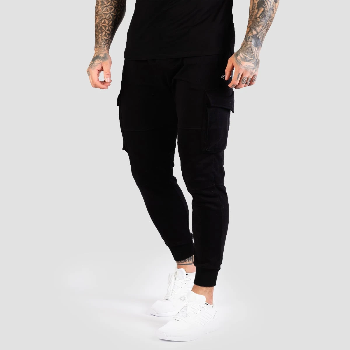 GymBeam Men‘s TRN Joggers Black - Rozmiar: L | Kolor: Czarny | Waga: 0,6 g | Opakowanie: 38 · záber 1