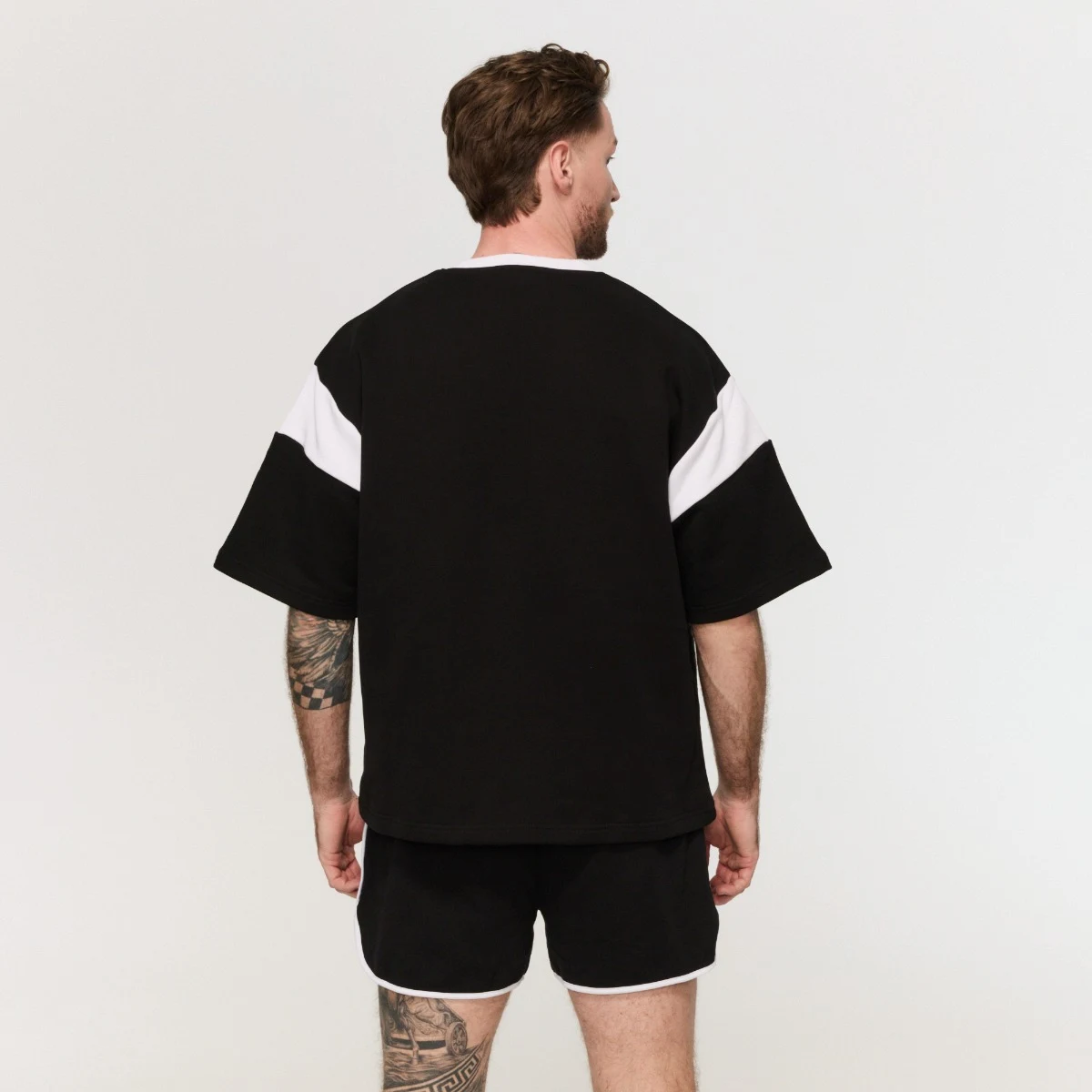 GymBeam Varsity Sweatshorts Black - Rozmiar: XXL | Kolor: Czarny | Waga: 0,3774 g | Opakowanie: 28 · záber 2