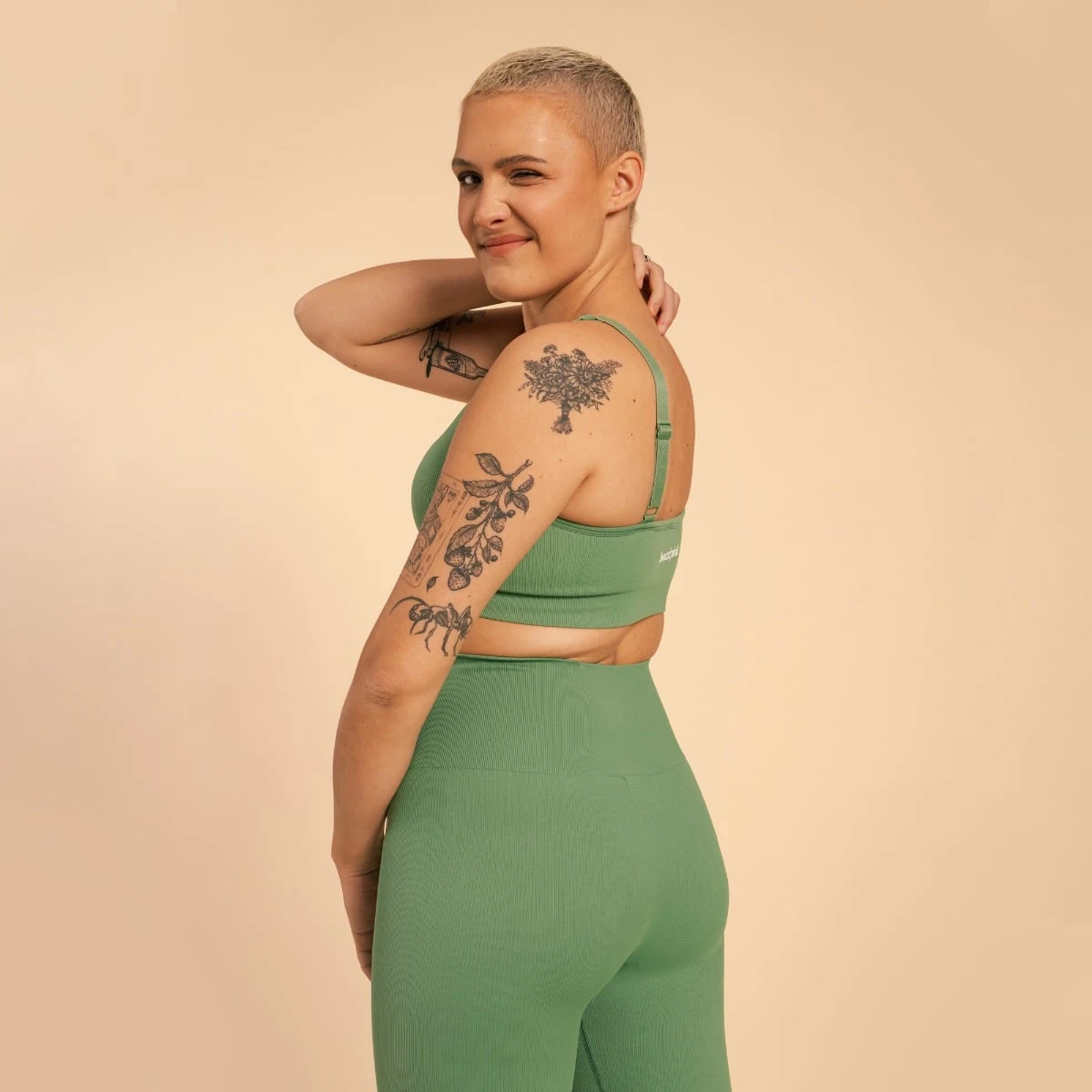 BeastPink Hyper Sports Bra Olivine - Rozmiar: XXL | Kolor: Zielony | Waga: 0,16 g · záber 3