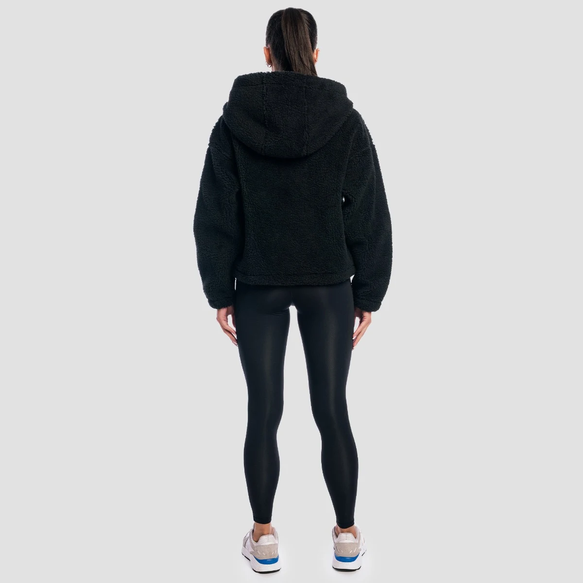 GymBeam Women‘s Sherpa Jacket Black - Rozmiar: XS | Kolor: Czarny | Waga: 0,8 g | Opakowanie: 14 · záber 5