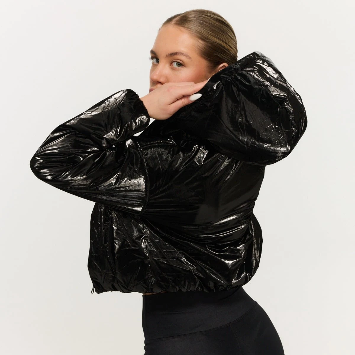 GymBeam Women‘s Prime Jacket Black - Rozmiar: XS | Kolor: Czarny | Waga: 0,535 g | Opakowanie: 14 · záber 4