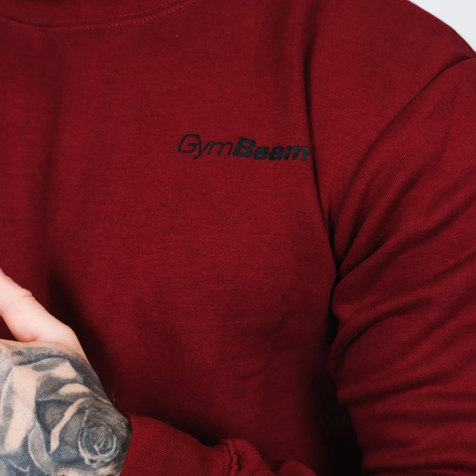 GymBeam Męska bluza Basic Burgundy - Rozmiar: S | Pohlavie: Męskie | Vek: Dorośli | Waga: 0,36 g | Opakowanie: 30 · záber 2