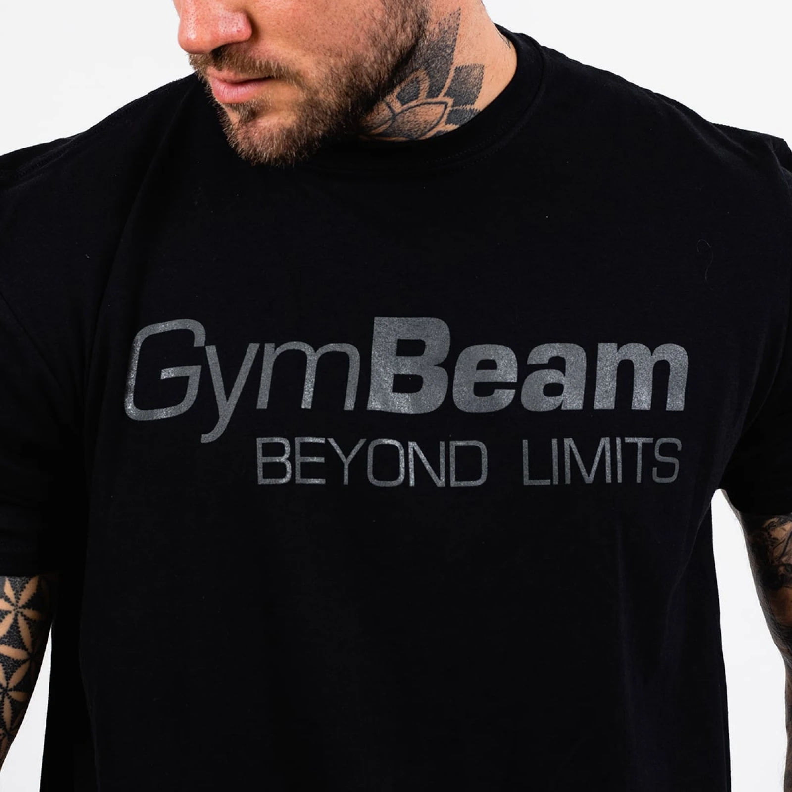 GymBeam Men‘s T-shirt Beyond Limits black - Rozmiar: xxxl | Pohlavie: Męskie | Vek: Dorośli | Waga: 0,21 g | Opakowanie: 72 · záber 2