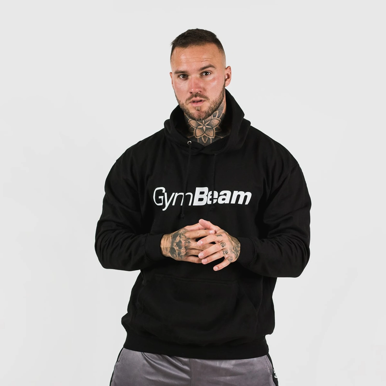 GymBeam Bluza z kapturem PRO Hoodie Black - Rozmiar: S | Kolor: Czarny | Waga: 0,48 g | Opakowanie: 24 · záber 1
