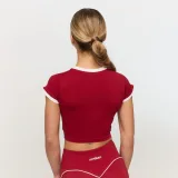 GymBeam Women‘s Varsity T-Shirt Red - Rozmiar: XL | Kolor: Czerwony | Waga: 0,137 g | Opakowanie: 120 · záber 4