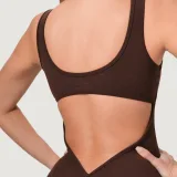 GymBeam Women‘s NEO Jumpsuit Mocha - Rozmiar: XS | Kolor: Brązowy | Waga: 0,285 g | Opakowanie: 50 · záber 4