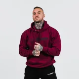 GymBeam Bluza z kapturem PRO Hoodie Burgundy - Rozmiar: S | Kolor: červená | Grupa wiekowa: Dorośli · záber 1