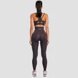 GymBeam Aura Sports Bra Tee Brown - Rozmiar: M | Kolor: Brązowy | Waga: 0,133 g | Opakowanie: 120 · záber 5