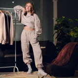 GymBeam Women‘s Aura Joggers Grey - Rozmiar: XL | Kolor: Szary | Waga: 0,67 g | Opakowanie: 20 · záber 2