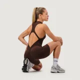 GymBeam Women‘s NEO Zip-Up Jumpsuit Mocha - Rozmiar: M | Kolor: Brązowy | Waga: 0,185 g | Opakowanie: 60 · záber 5