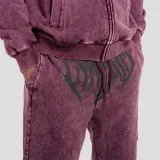 GymBeam Abyss Sweatpants Raisin - Rozmiar: XXL | Kolor: Fioletowy | Waga: 0,775 g | Opakowanie: 24 · záber 4