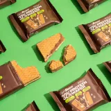 GymBeam 32% Protein Wafer - Waga: 0,4 g | Opakowanie: 16 x 25 g · záber 4