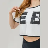 NEBBIA Women‘s Oversized Crop Top Game On White · záber 4