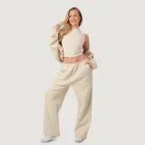 GymBeam Women‘s NEO Zip-Up Sweatshirt Almond - Rozmiar: XL | Kolor: Béžová | Waga: 0,4091 g | Opakowanie: 45 · záber 5