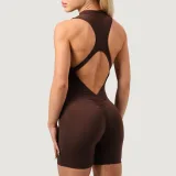 GymBeam Women‘s NEO Zip-Up Jumpsuit Mocha - Rozmiar: M | Kolor: Brązowy | Waga: 0,185 g | Opakowanie: 60 · záber 3