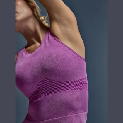 Dámsky rýchloschnúci slim top na jogu a pilates - ružový