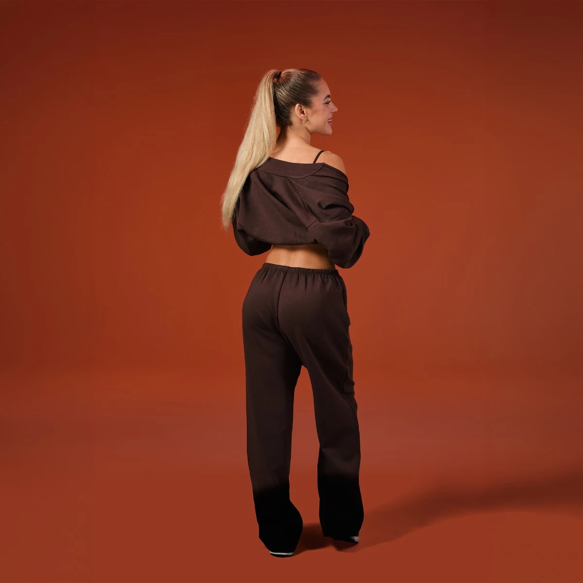 GymBeam Pantaloni sport pentru femei NEO Mocha · záber 4