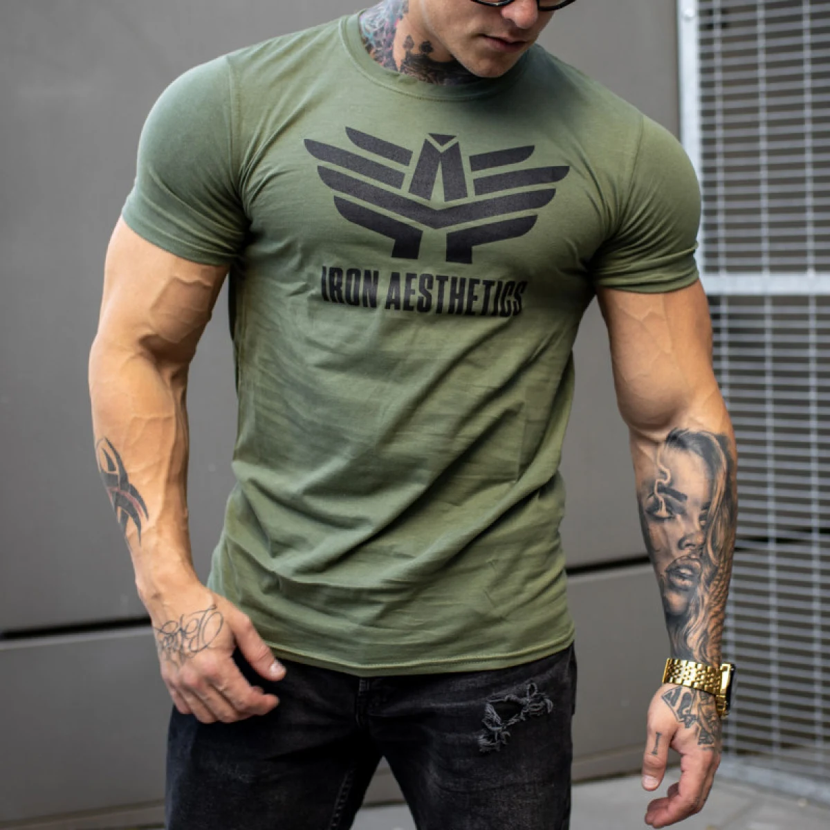 Tricou Ultrasoft Iron Aesthetics, verde armată · záber 1