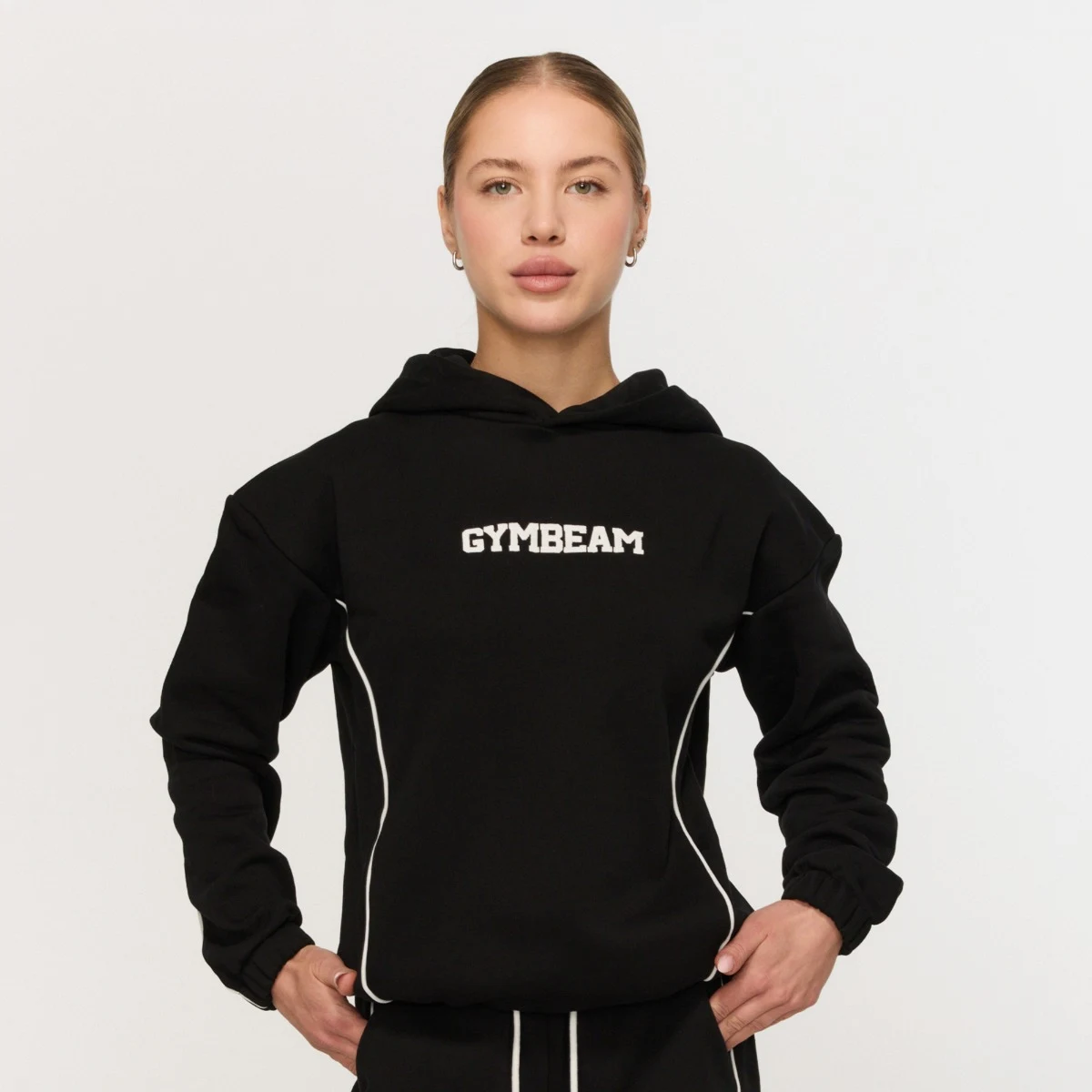 GymBeam Hanorac pentru femei Varsity Black · záber 1