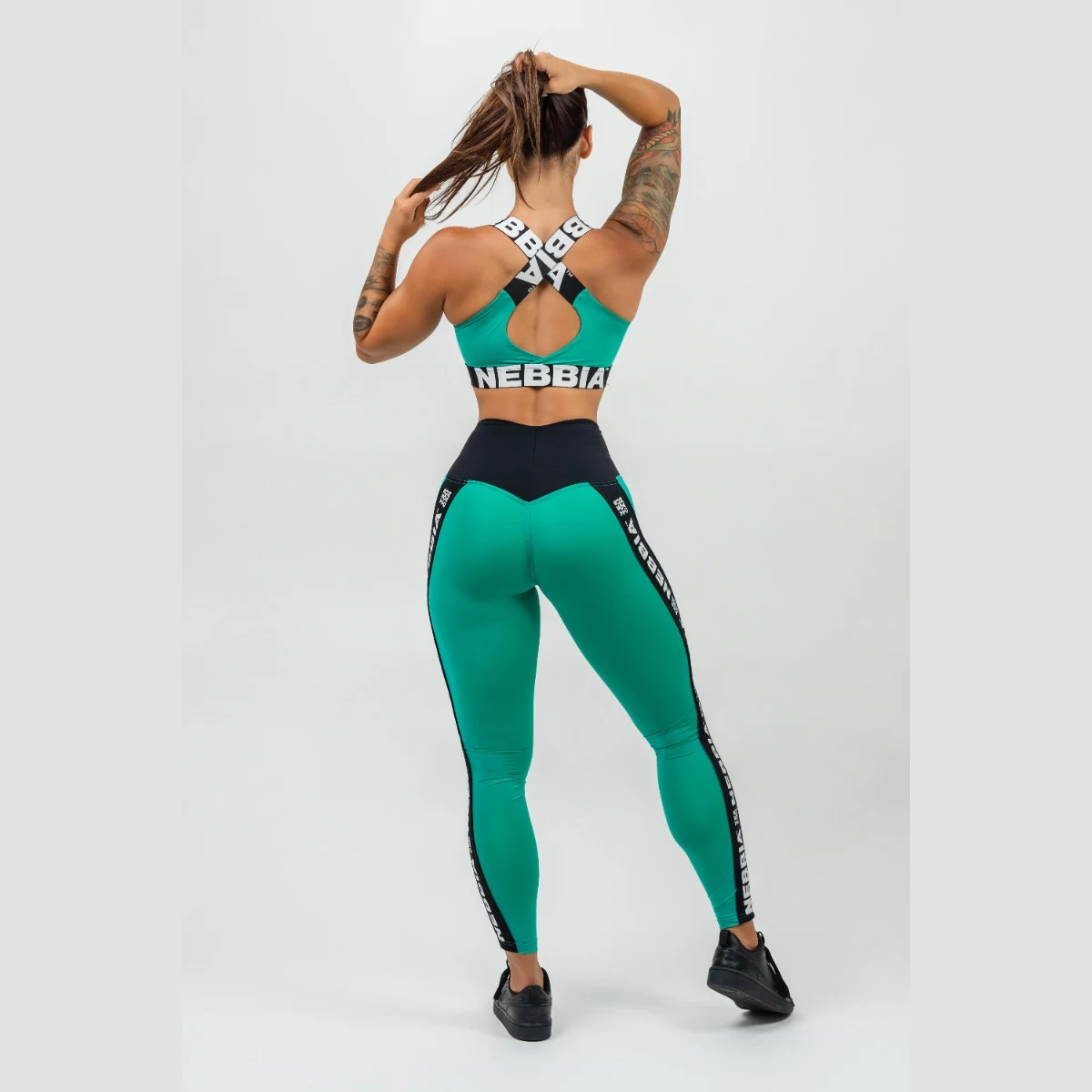 NEBBIA Sutien sport cu suport mediu ICONIC Green · záber 3