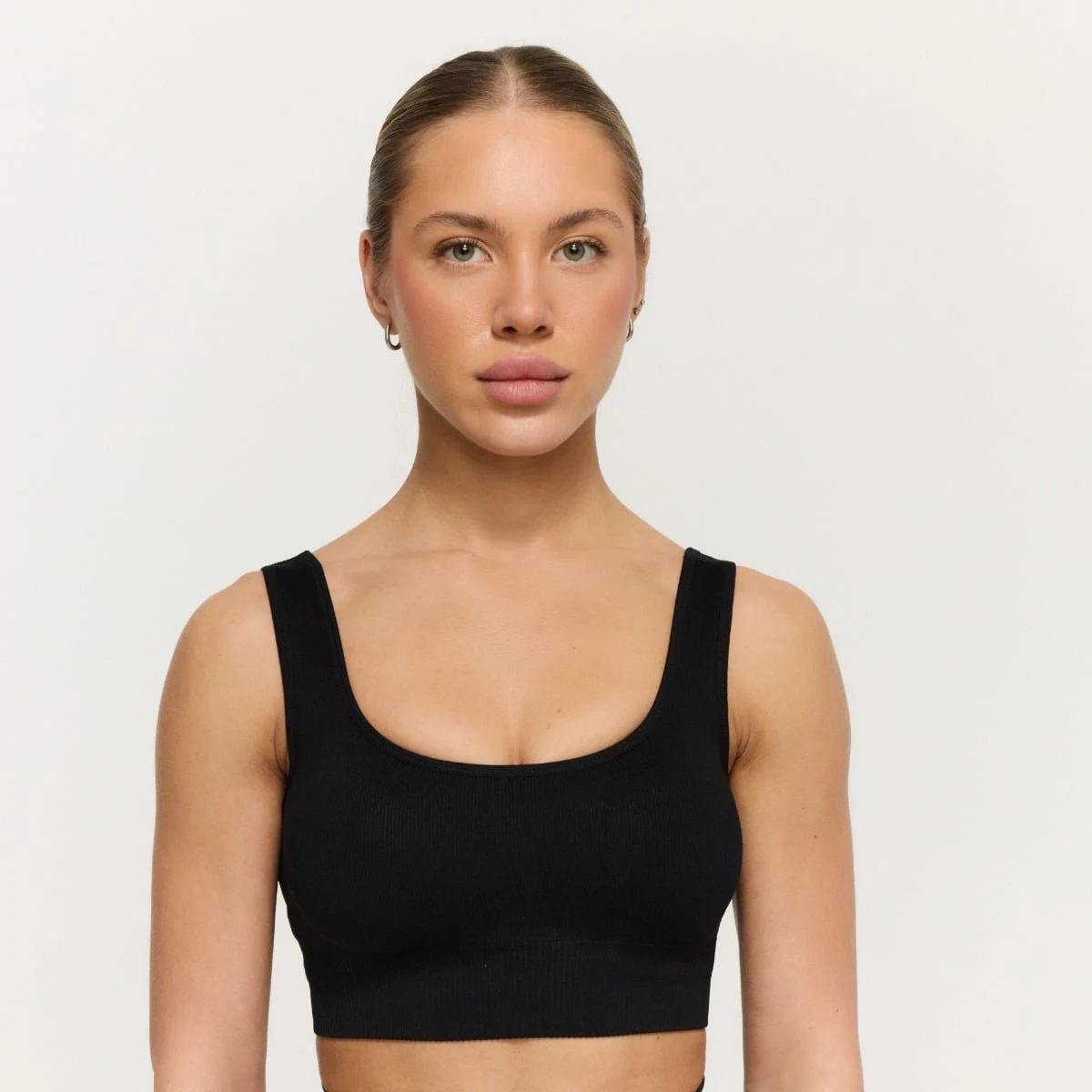GymBeam Sutien Bralette GymBabe Black · záber 1