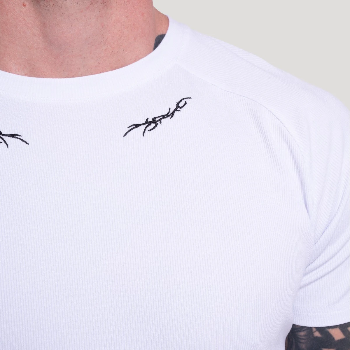 GymBeam Tricou Tribal Ribbed White · záber 2