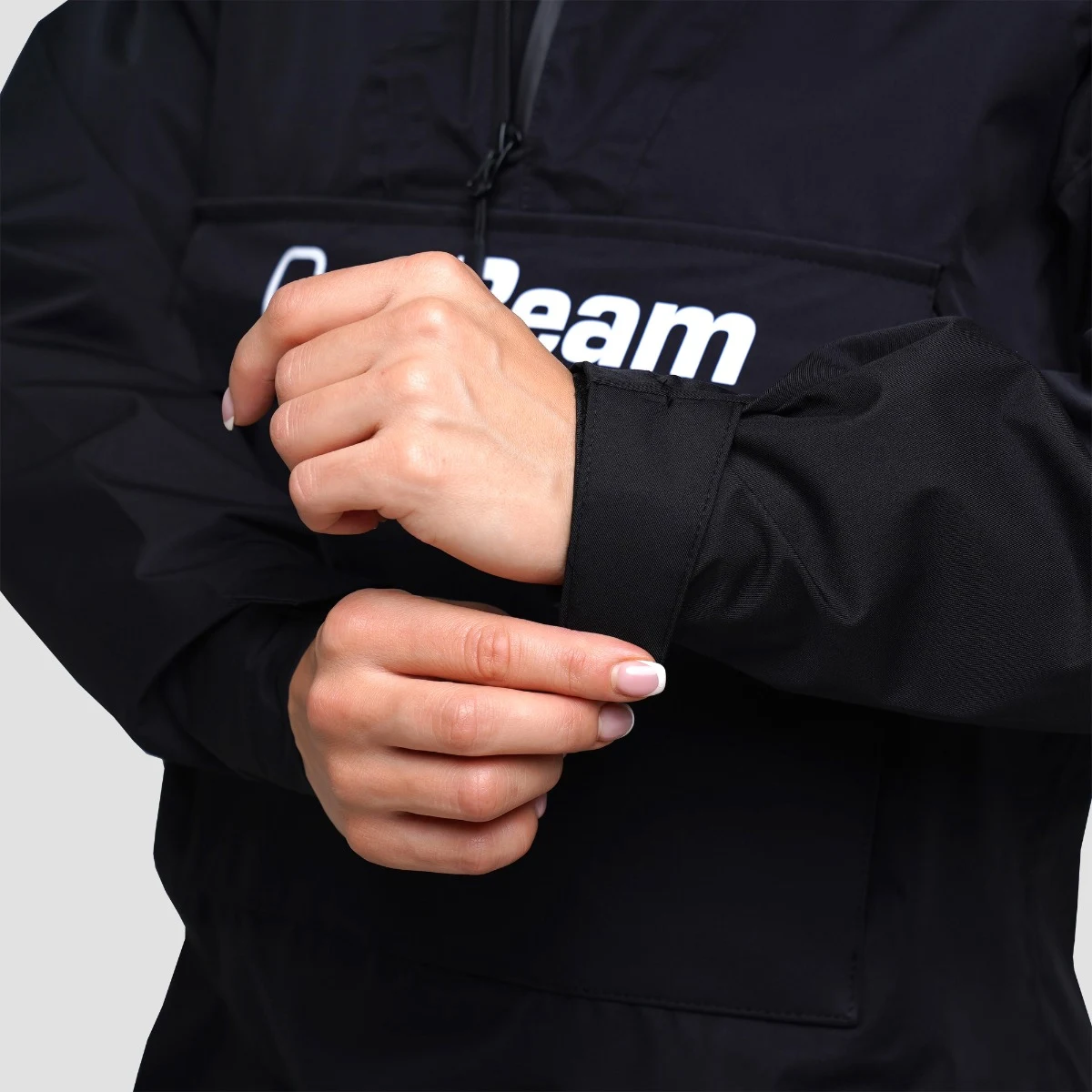 GymBeam Geacă pentru femei Rain Smock Black · záber 5