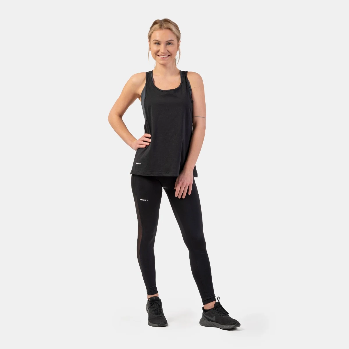 NEBBIA Maiou pentru femei Loose Cross Back Black · záber 5