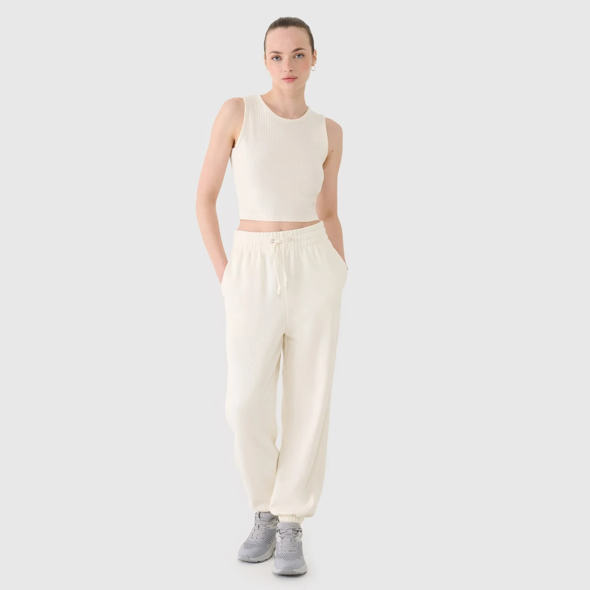Dámsky pletený crop top - biely · záber 2