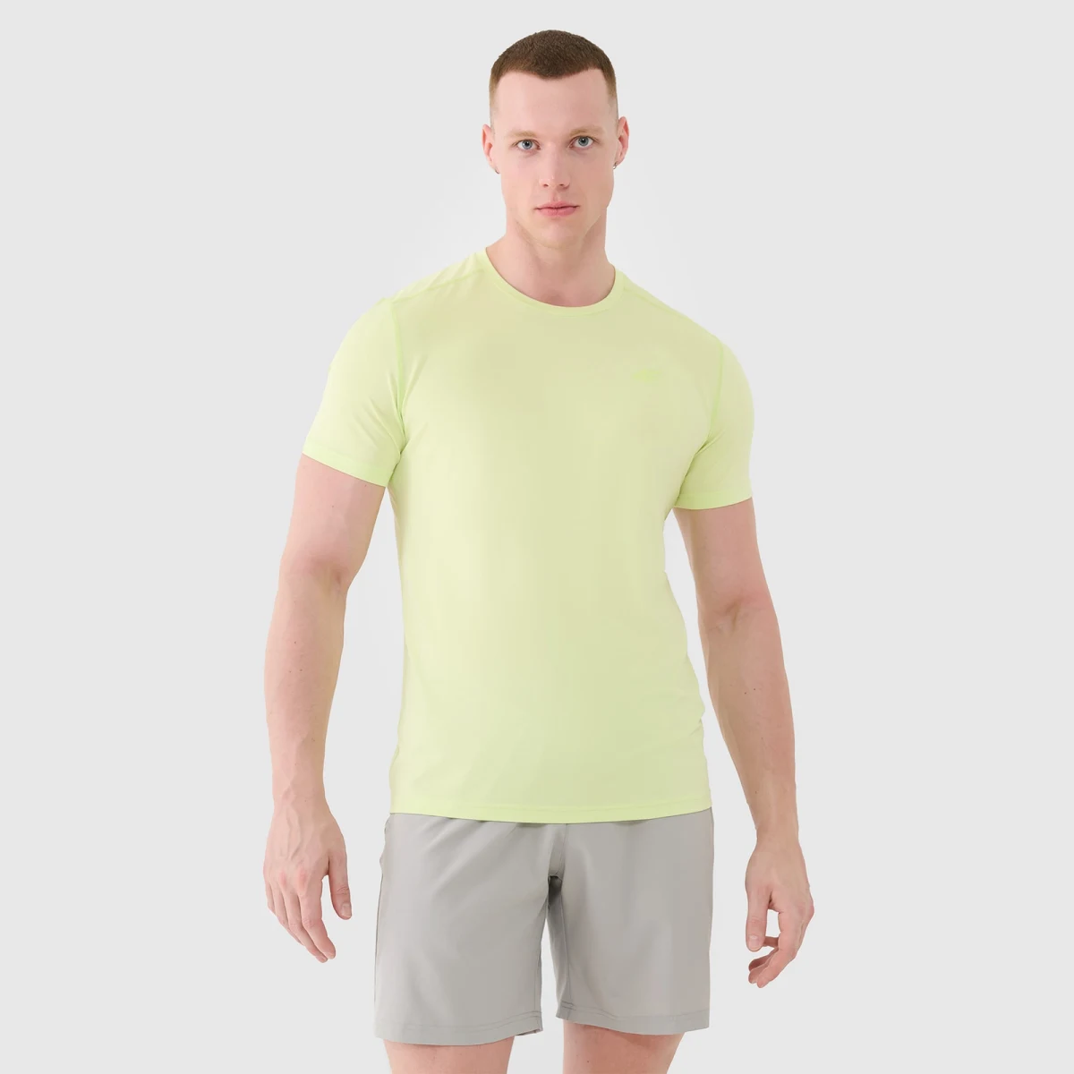 FUNKČNÉ TSHIRT · záber 1