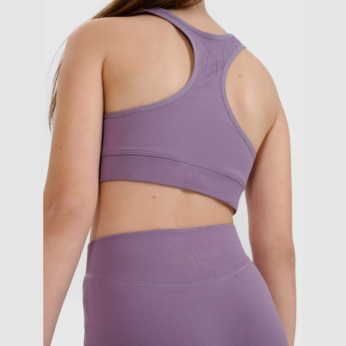 Dievčenský rýchloschnúci športový crop top 4F JUNIOR x Anna Lewandowska - fialový · záber 2