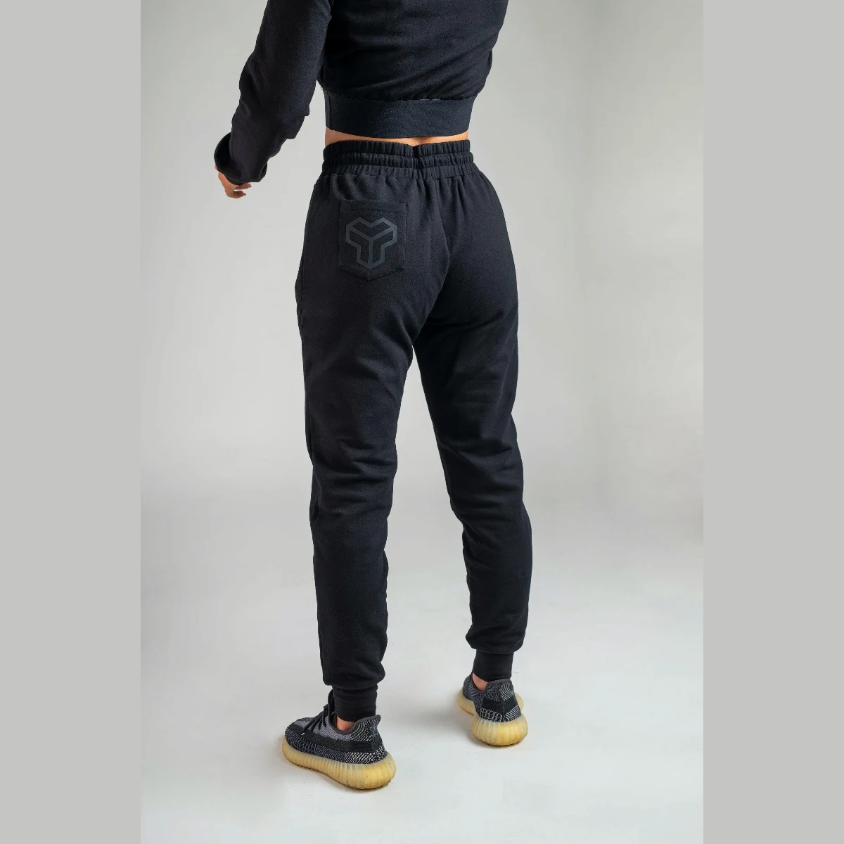 STRIX Pantaloni sport pentru femei Essential Black · záber 3