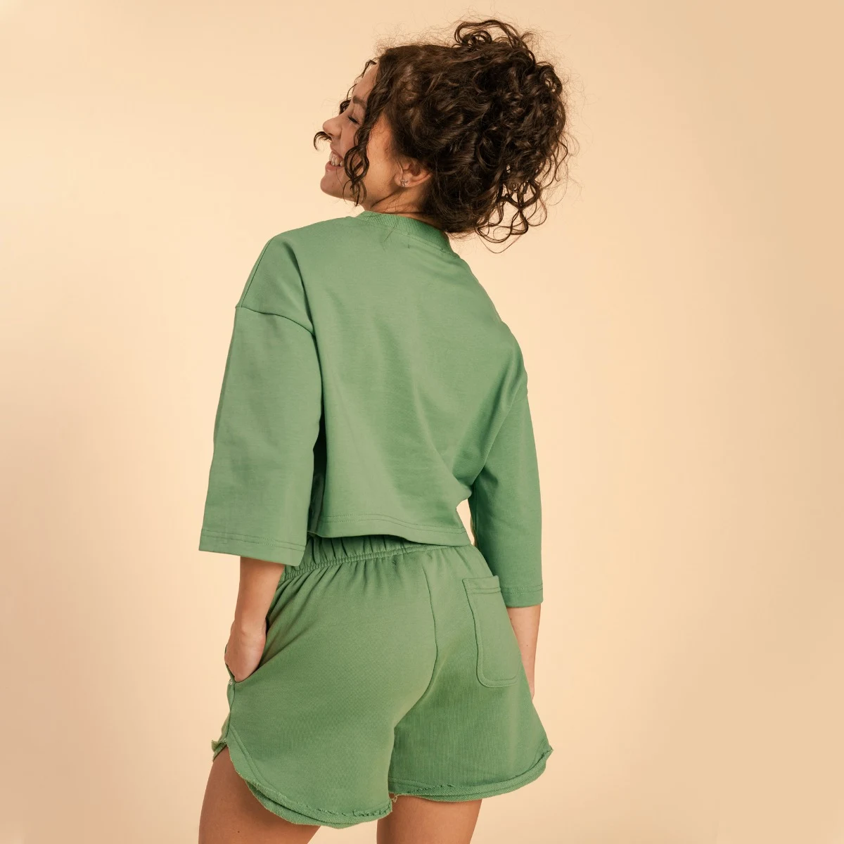 BeastPink Tricou pentru femei Cropped Serenity Olivine · záber 4