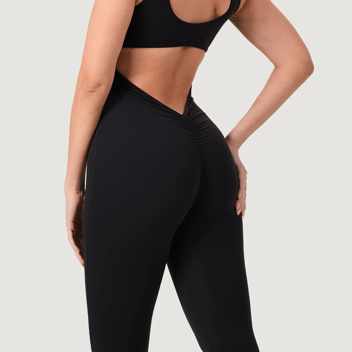 GymBeam Salopetă pentru femei NEO Black · záber 4